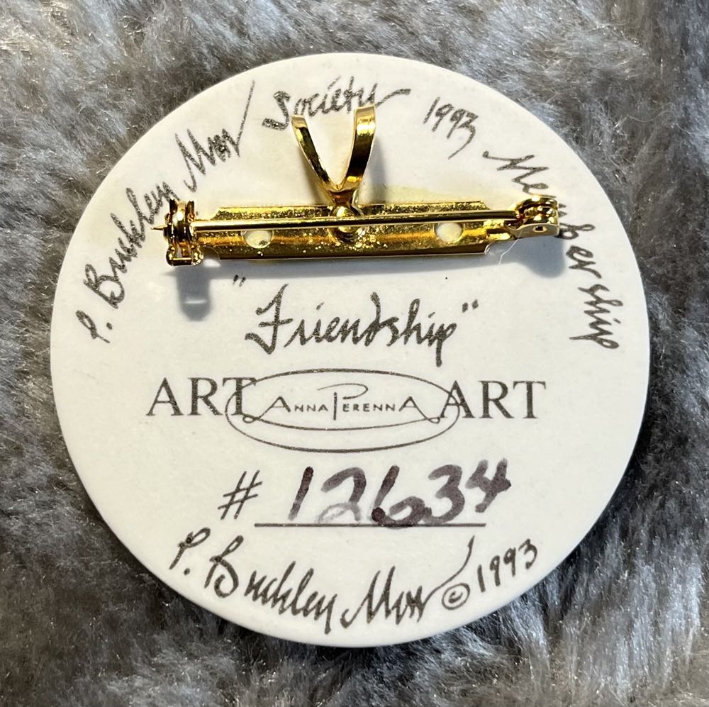 P. Buckley Moss Society - 1993 Friendship - Ceramic Brooch pin collectible - Main Image 2