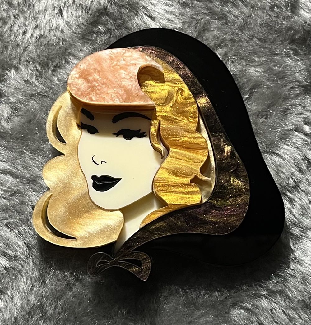 Fractured Lace - Grim Reaper - Brooch pin collectible - Main Image 2