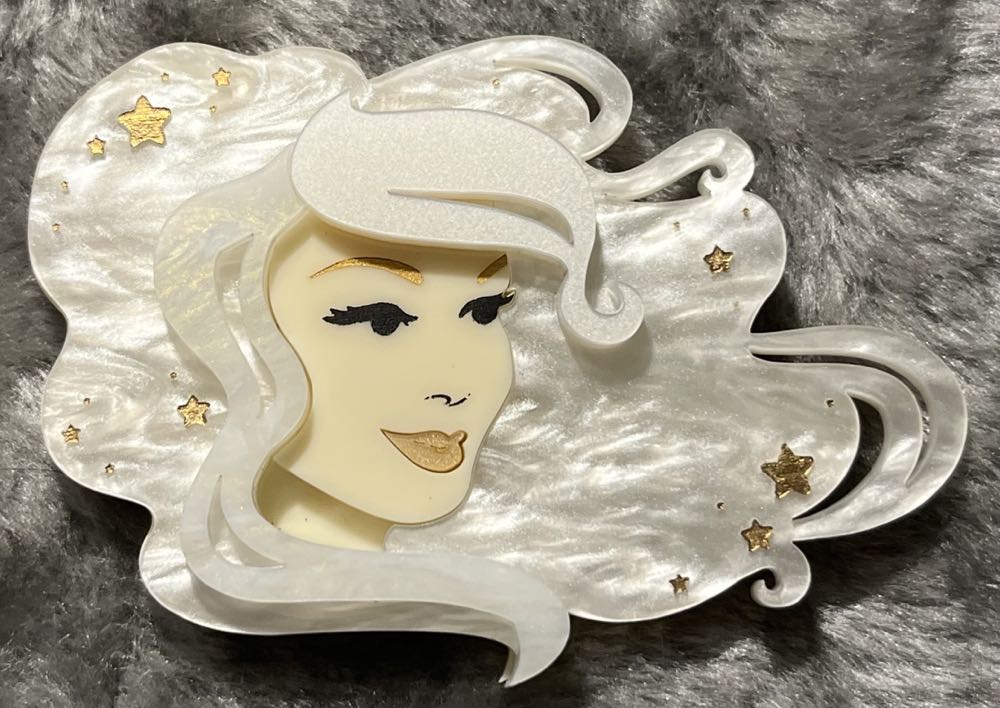 Fractured Lace - Lepus - Brooch pin collectible - Main Image 2