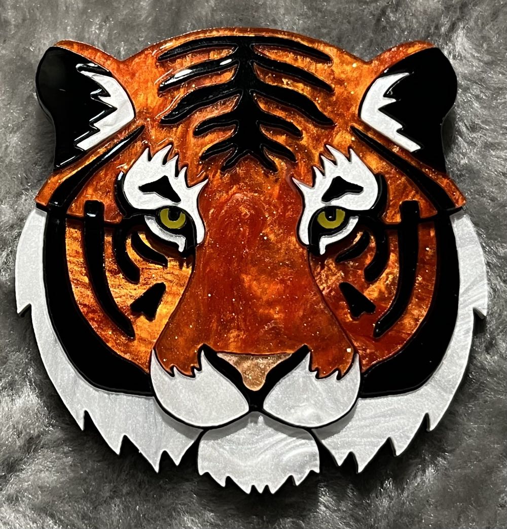 Rock the Panda - Titan the Tiger - Brooch pin collectible - Main Image 2