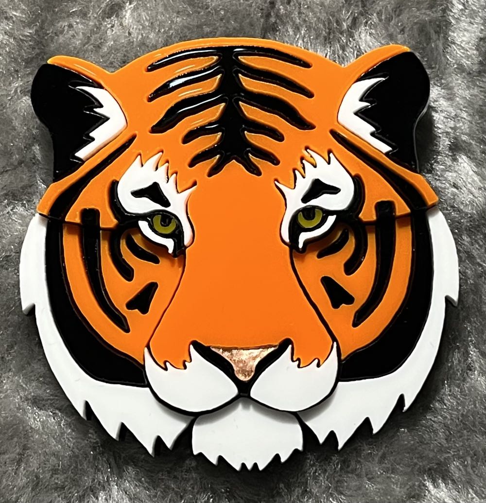 Rock the Panda - Theo the Tiger - Brooch pin collectible - Main Image 2