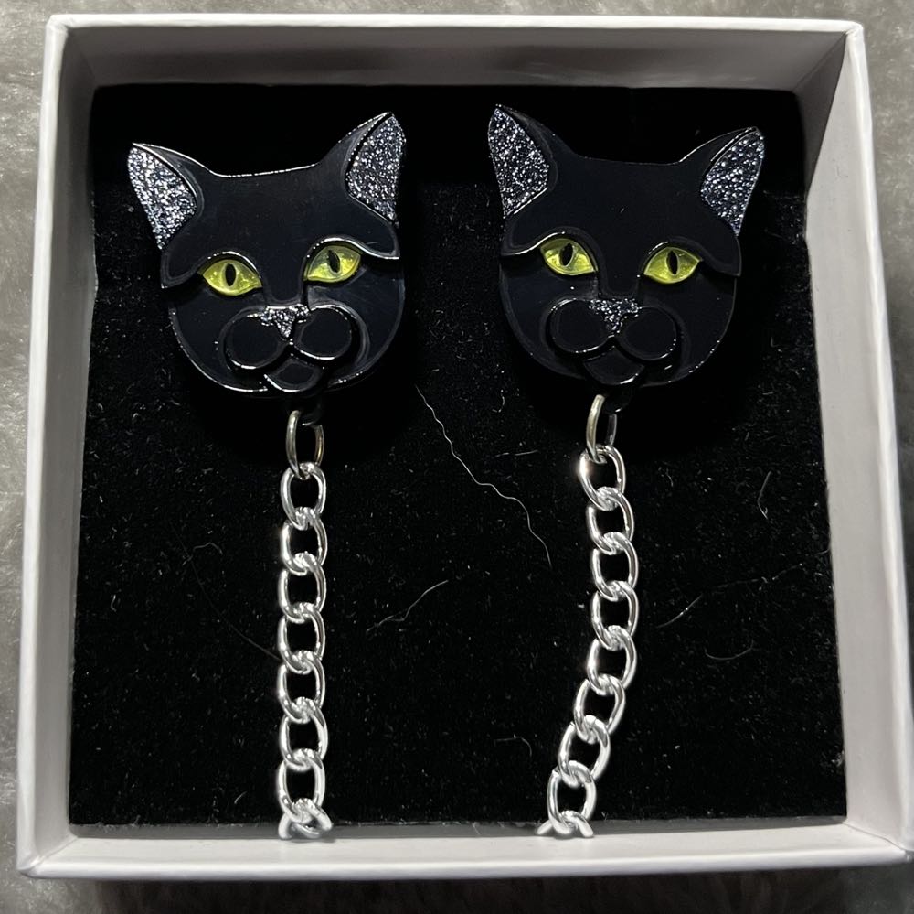 Rock the Panda - Black Cat (cardi clips) - Brooch pin collectible - Main Image 2