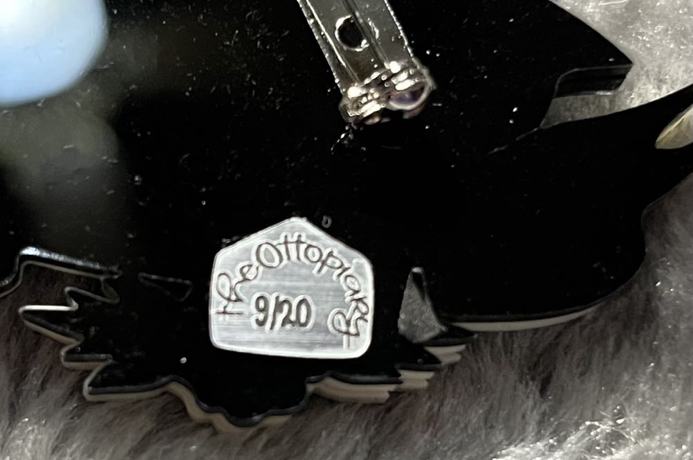 The Ottopiary - Strange & Unusual - Brooch pin collectible - Main Image 3