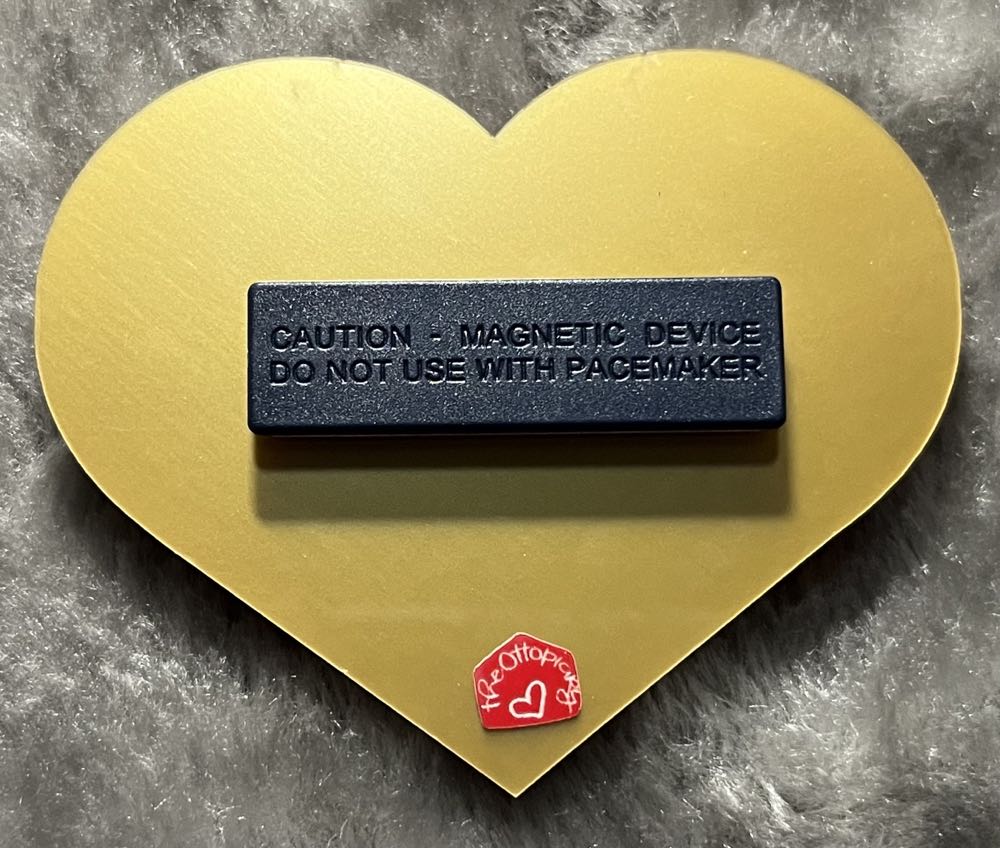 The Ottopiary - Sun and Moon Yin Yang Heart Cats - Brooch pin collectible - Main Image 2