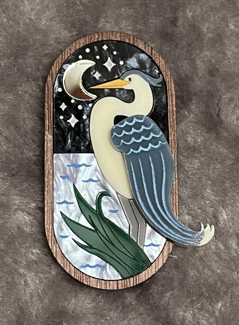 Peppy Chapette - Moonlight Blue Heron - Brooch pin collectible - Main Image 2