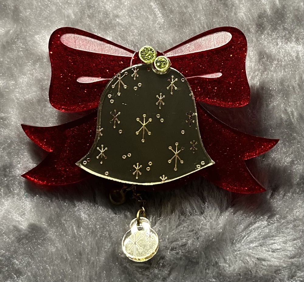 Teacup Girl - Christmas Bells (red) - Brooch pin collectible - Main Image 2