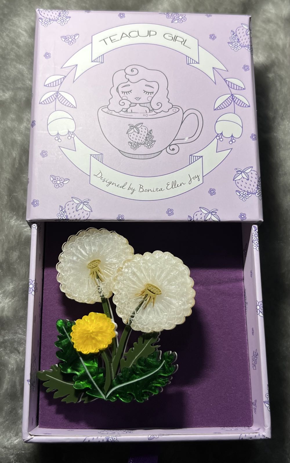 Teacup Girl - Summer O’Clock - Brooch pin collectible - Main Image 3