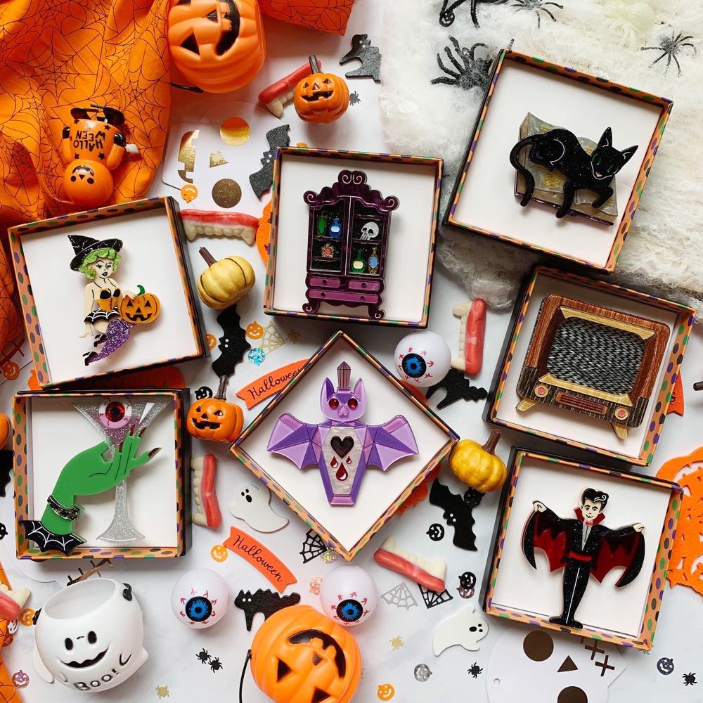 Lipstick & Chrome - High Shelf Boos - Brooch pin collectible - Main Image 4