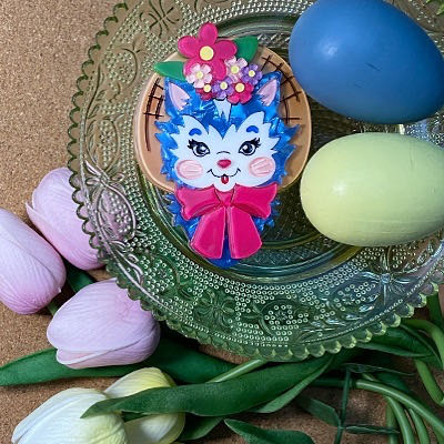 Lipstick & Chrome - Cottagecore Kitty - Brooch pin collectible - Main Image 3