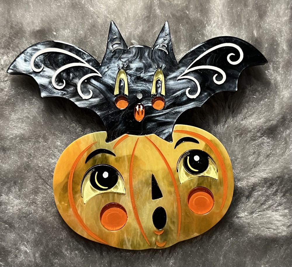 Lipstick & Chrome - Batsy & Jack-a-Boo - Brooch pin collectible - Main Image 2