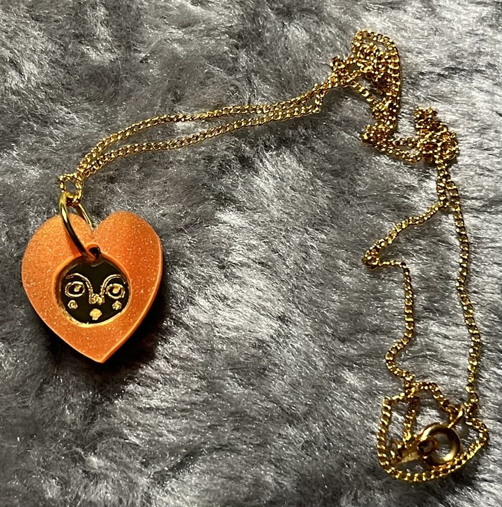 Lou Clarke - Sisters of Iris Petit Pendant (peach) - Necklace pin collectible - Main Image 3