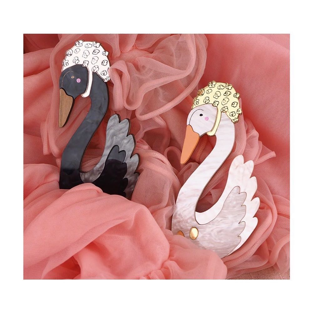 Lou Clarke - Seven Swans-a-Swimming - Brooch pin collectible - Main Image 3