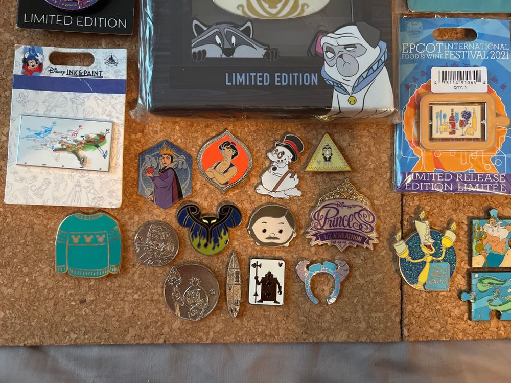 Trade  pin collectible - Main Image 3