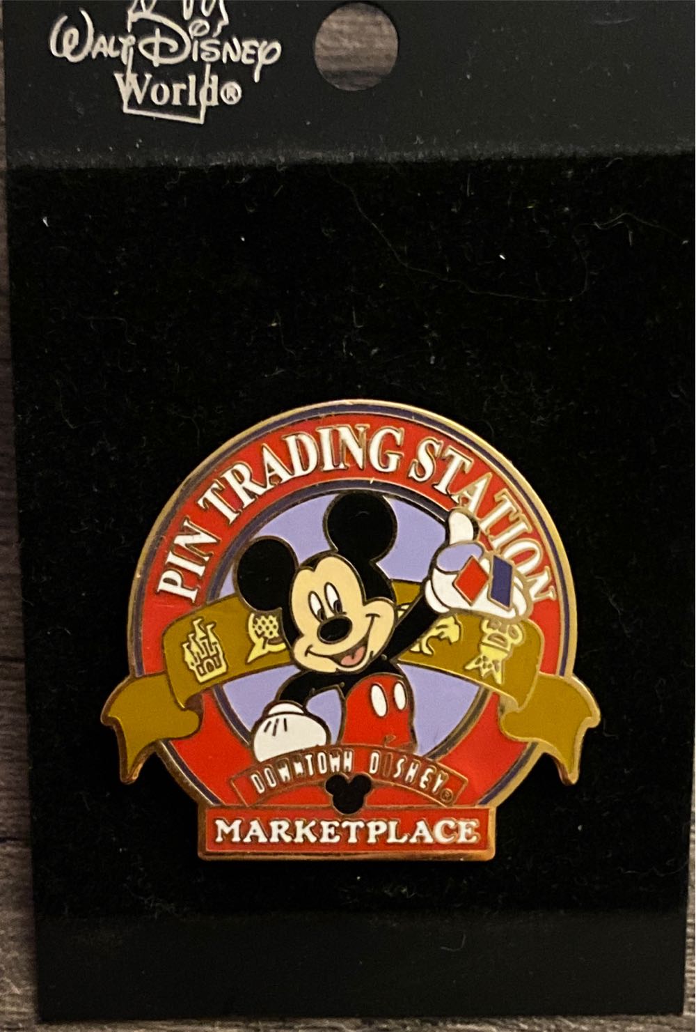 Goofy And Pluto Celebrates