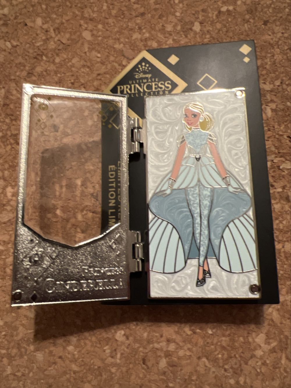 Cinderella Designer Collection  pin collectible [Barcode 465052955973] - Main Image 2