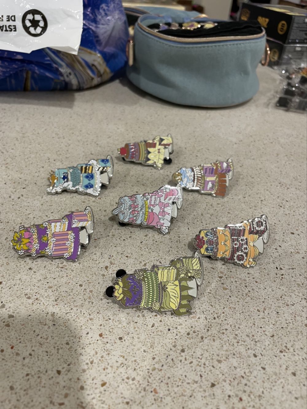 Custom Cake Creation Mystery Pin Official Disney Parks Product  pin collectible [Barcode 400946518834] - Main Image 3