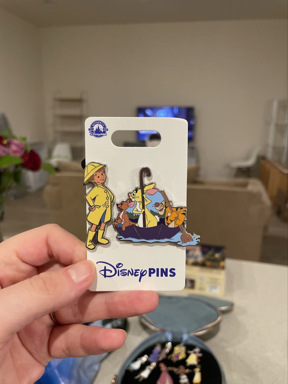 Tigger/Kanga/Roo/Rabbit - Pooh Friends - Rainey Days - Winnie the Pooh - 2 of 2 - Set Of Two pin collectible [Barcode 400953668263] - Main Image 2