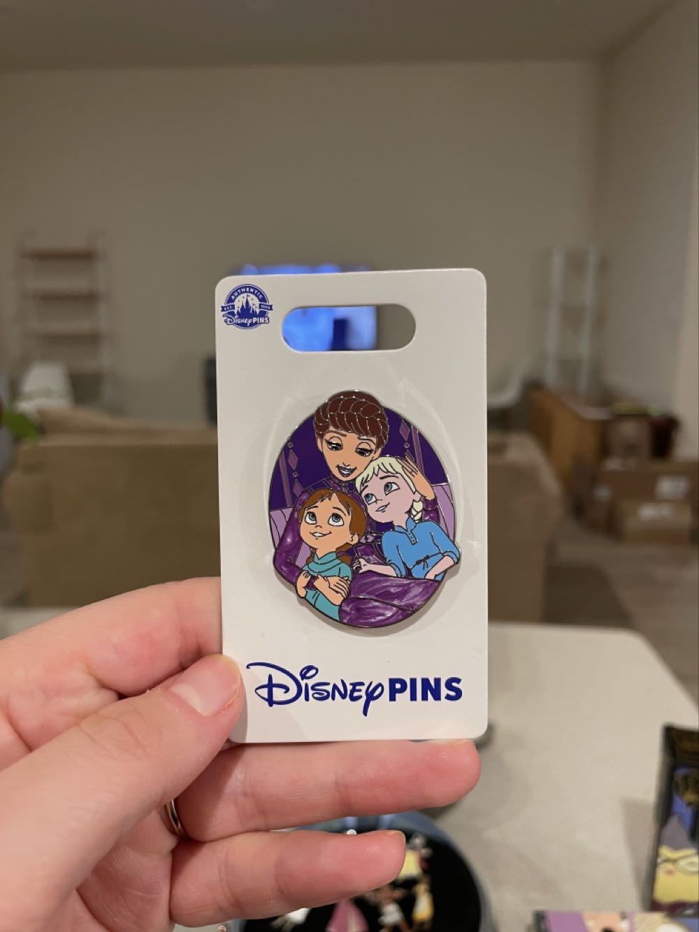 Disney Frozen Anna And Elsa As Children Pin  pin collectible [Barcode 400951217579] - Main Image 2