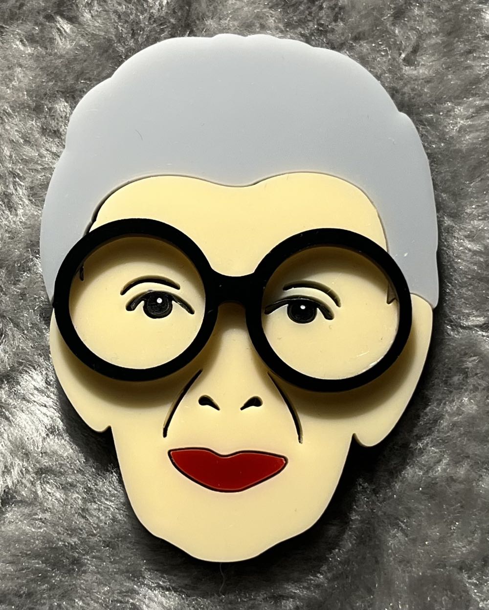 Lou Taylor - Iris Apfel - Brooch pin collectible - Main Image 2