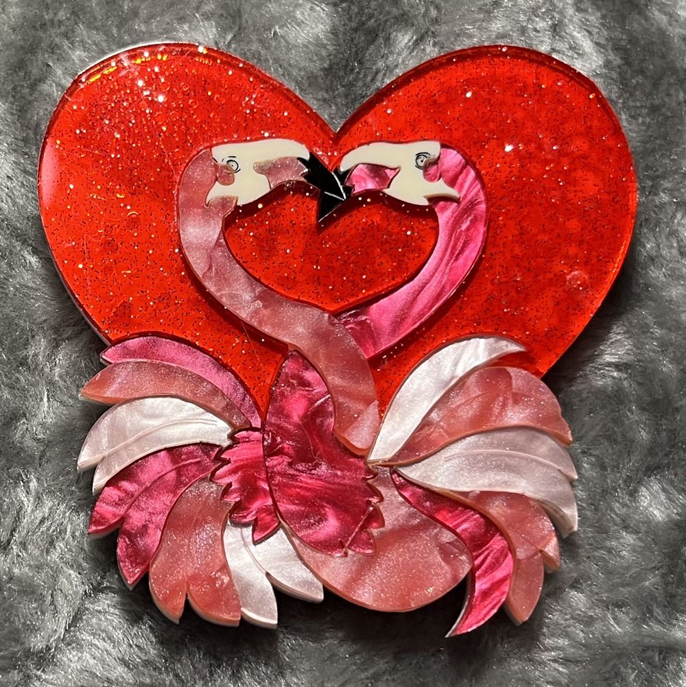 The Odd & the Sparkly - Flamingo Heart - Brooch pin collectible - Main Image 2