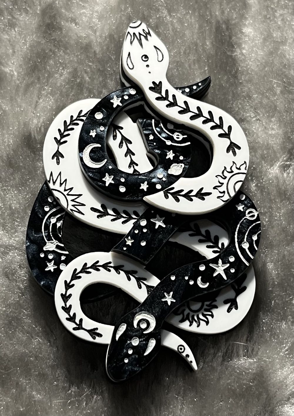 Edenki - Celestial Snakes - Brooch pin collectible - Main Image 2