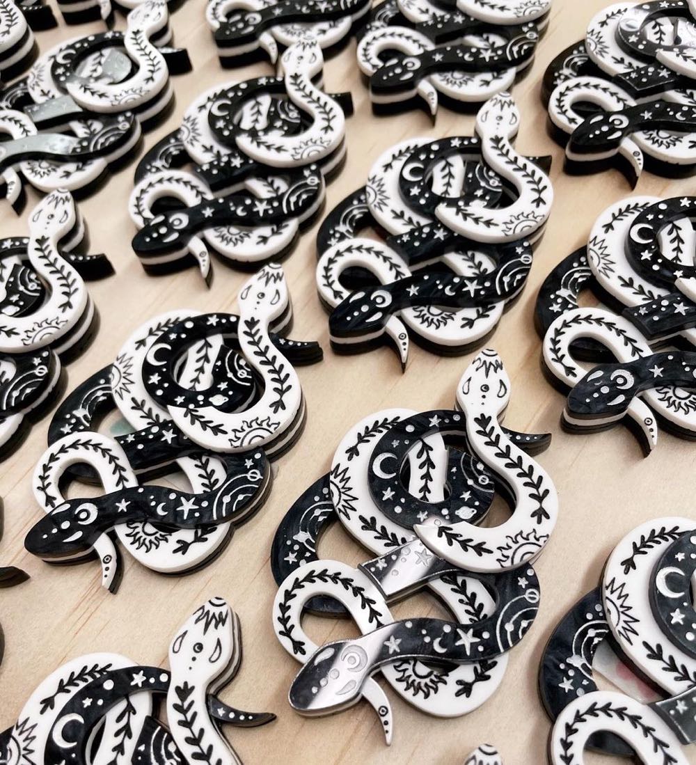 Edenki - Celestial Snakes - Brooch pin collectible - Main Image 4