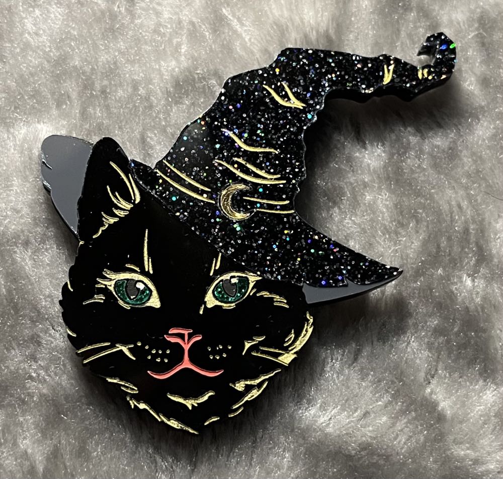 Daisy Jean Floral - Alastar the Witch’s Cat - Brooch pin collectible - Main Image 2