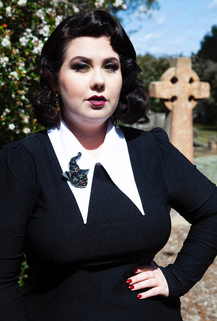 Daisy Jean Floral - Alastar the Witch’s Cat - Brooch pin collectible - Main Image 3