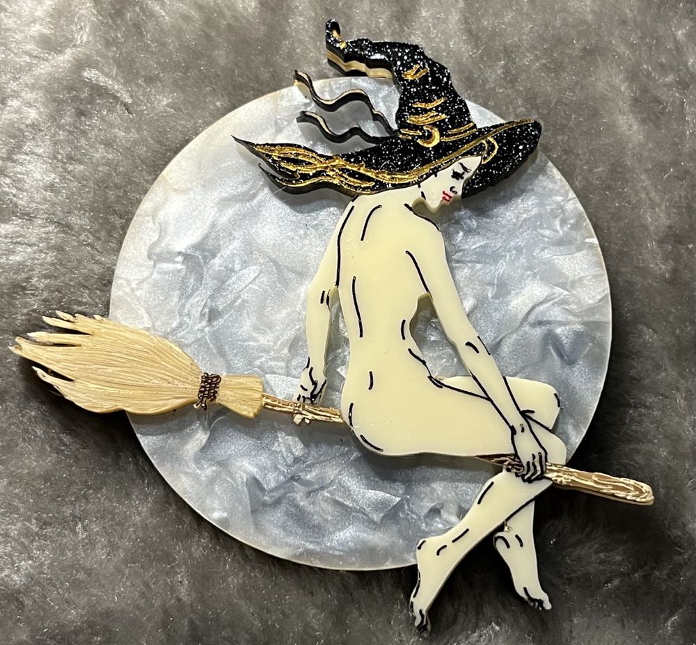 Daisy Jean Floral - Midnight Flight - Brooch pin collectible - Main Image 2