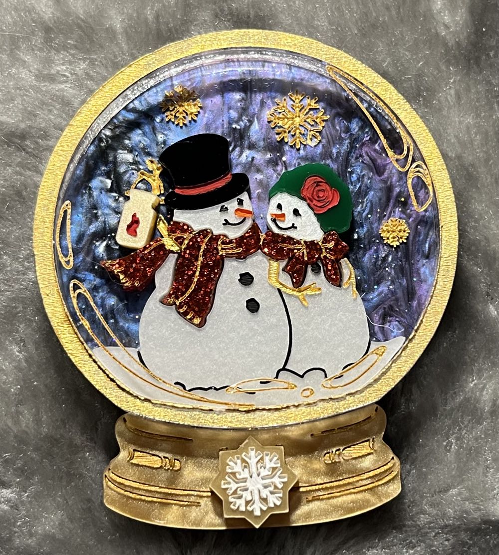 Daisy Jean Floral - Snowmen at Sunset Snowglobe - Brooch pin collectible - Main Image 2