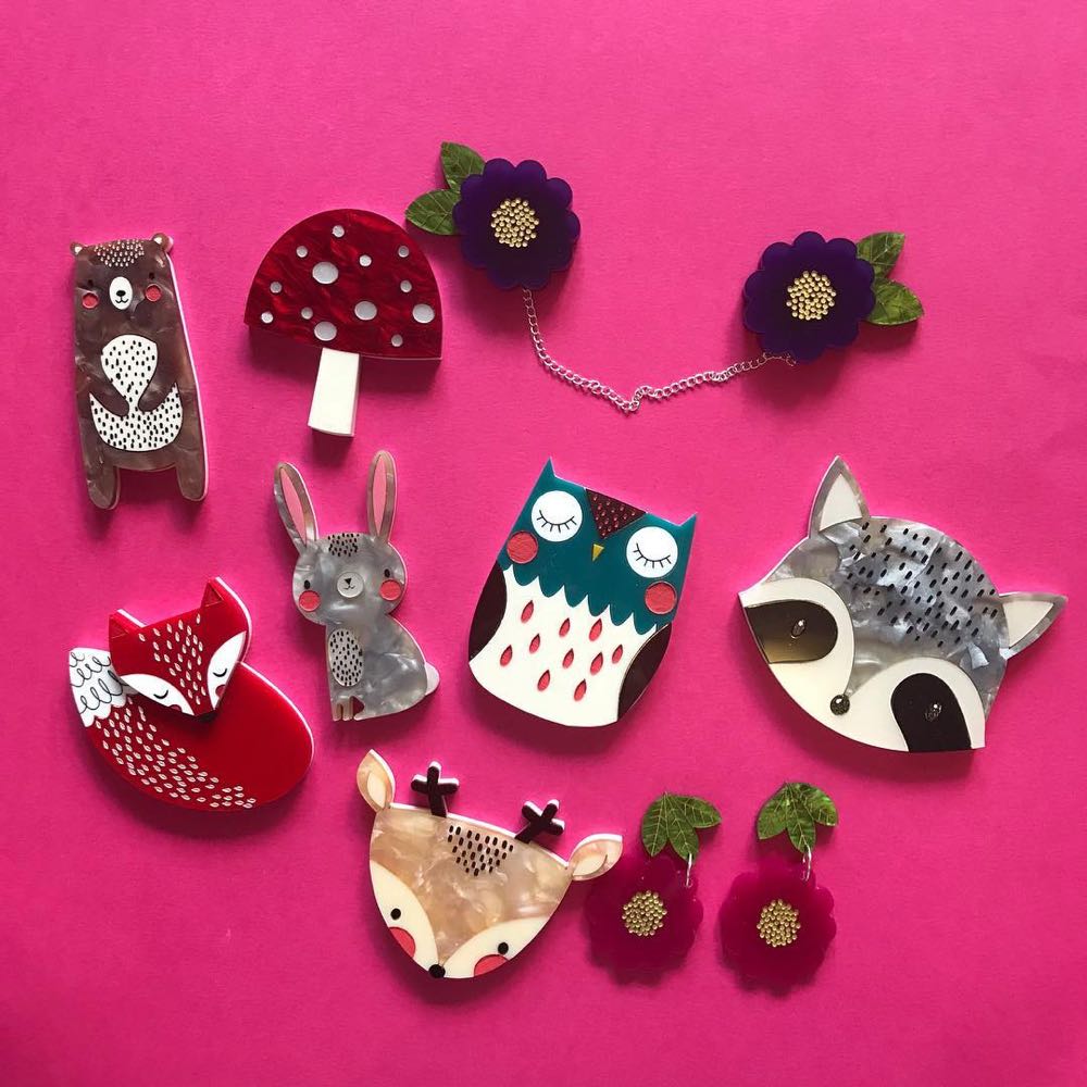 Daisy Jean Floral - Billy the Bear - Brooch pin collectible - Main Image 3