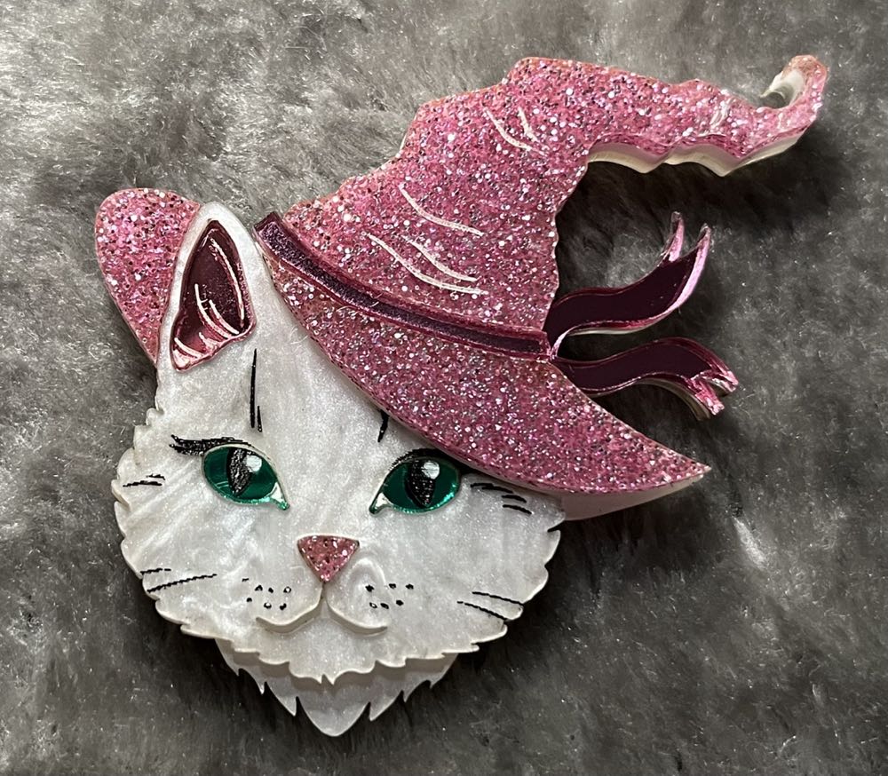 Wildworth Design Co - White Witchy Kitty - Brooch pin collectible - Main Image 2