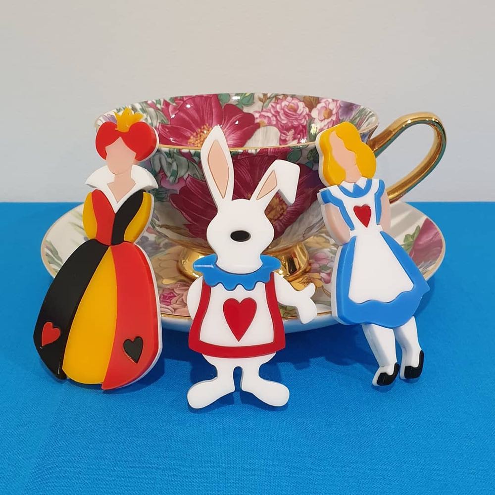 The Pistol Pencil - White Rabbit - Brooch pin collectible - Main Image 4