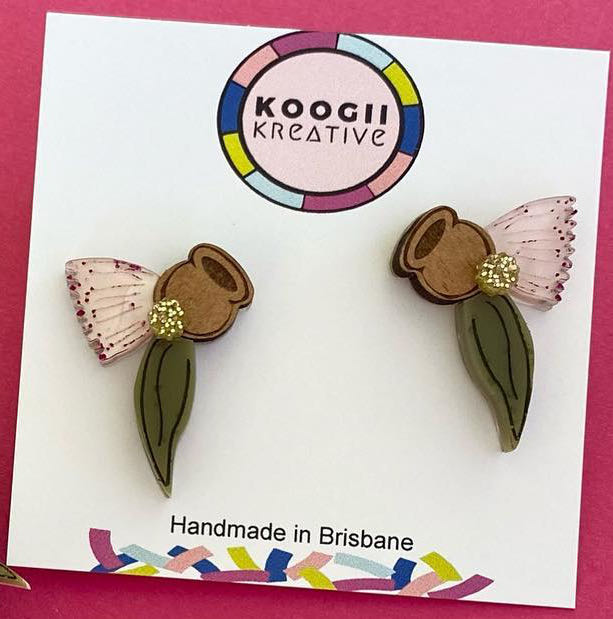 Erstwilder - The Rare Red-Tail Cockatoo