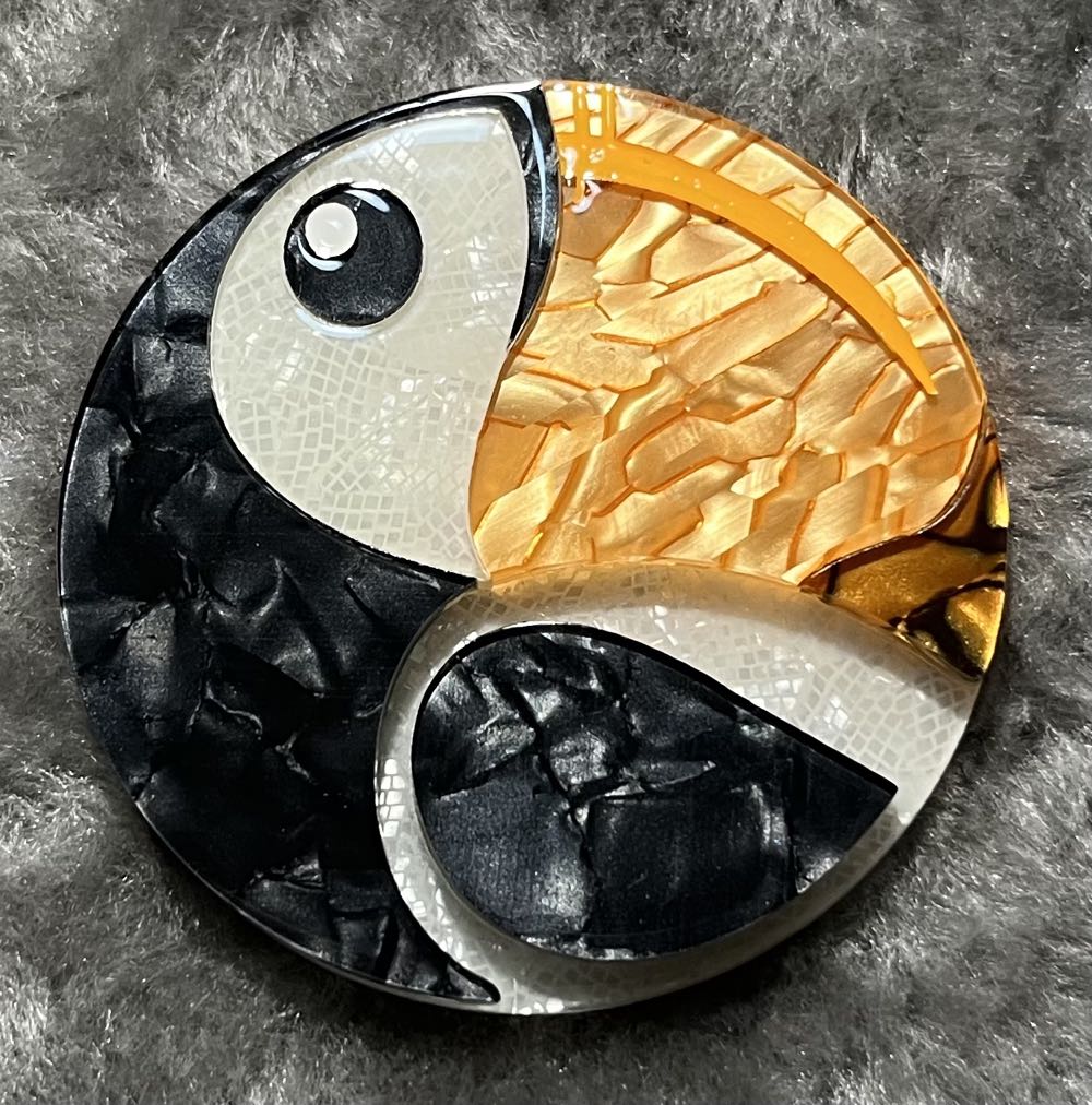 LYV Designs - Toucan - Brooch pin collectible - Main Image 2