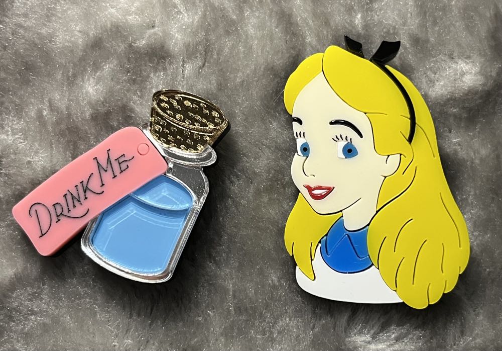 ChooMa - Drink Me - Brooch pin collectible - Main Image 2