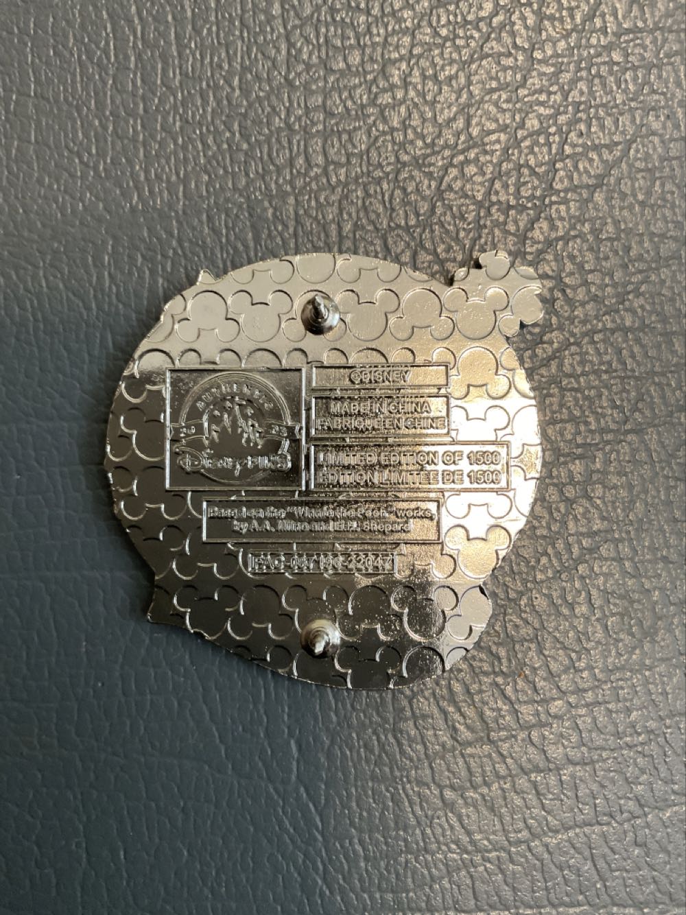 Winnie The Pooh - Happy Pooh Year - Ltd Edition 1500  pin collectible - Main Image 2