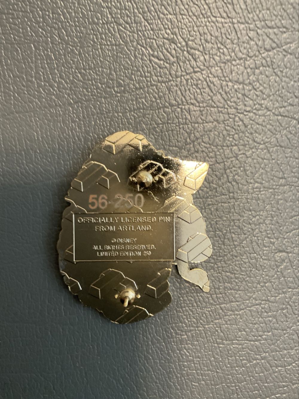 Moana - Moana Holding Poa - Ltd Edition 250  pin collectible - Main Image 2