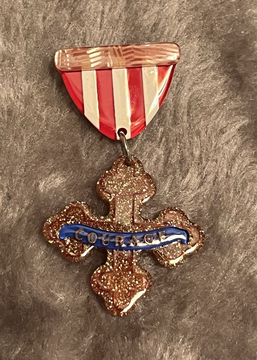 Erstwilder - Medal of Bravery - Brooch pin collectible - Main Image 2