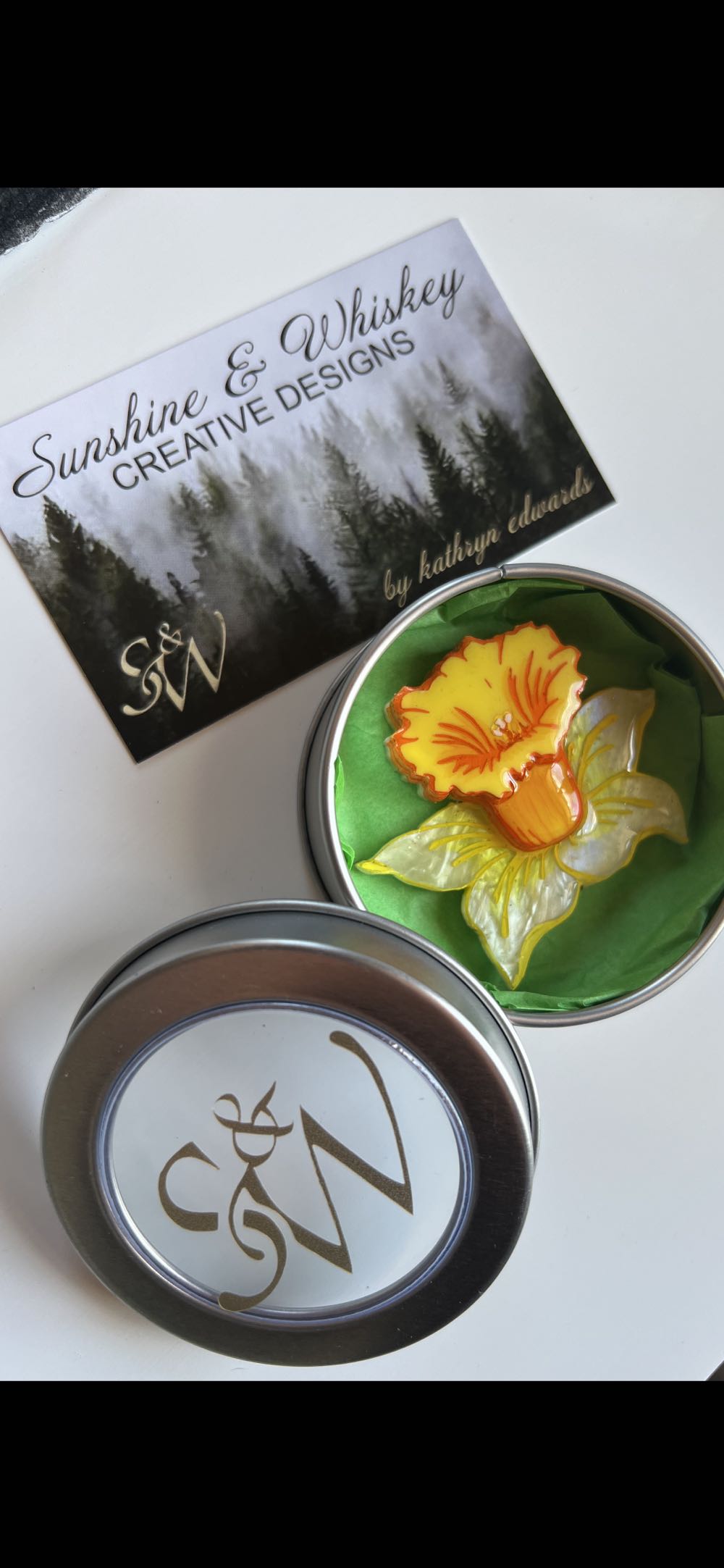 Sunshine & Whiskey - Daffodil - Brooch pin collectible - Main Image 2