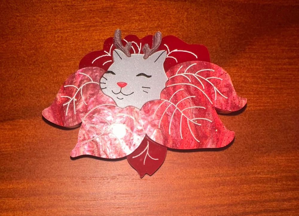La Vidriola - Pretty Poinsettia Cat - Brooch pin collectible - Main Image 4
