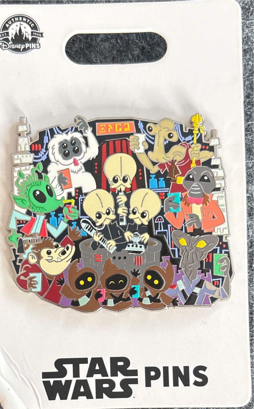 Star Wars: A New Disney Supporting Cast Cantina - Disney Pin pin collectible [Barcode 400951567889] - Main Image 3