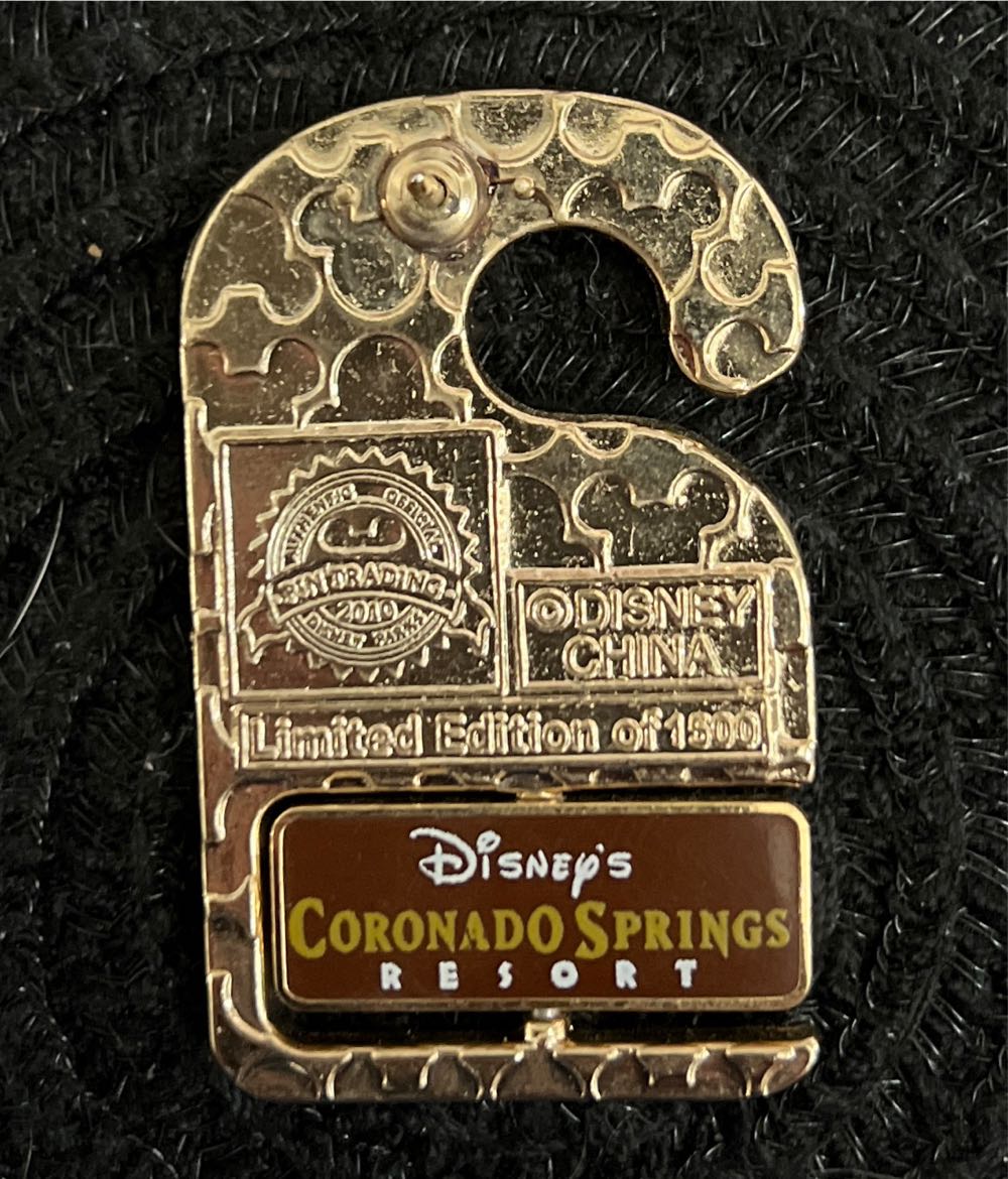 Chip N Dale Door Hanger DLR - DLR Resort pin collectible - Main Image 4