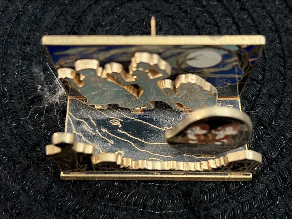 Chip N Dale Hanted Manson 3d Pin - 3D Attraction pin collectible - Main Image 2