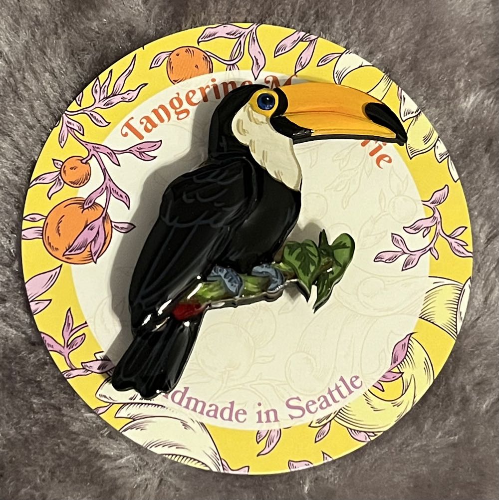 Tangerine Menagerie - Toco Toucan - Brooch pin collectible - Main Image 3
