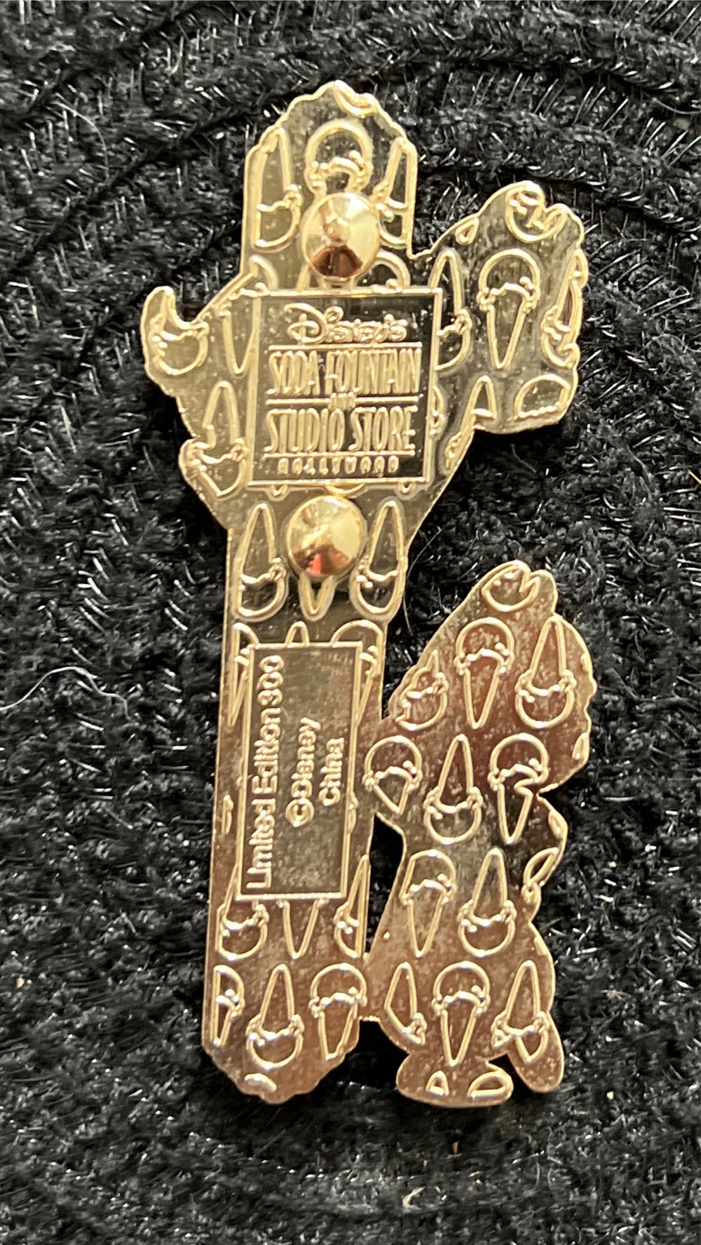 Chip N Dale ELCapitan Sign - Soda Fountain pin collectible - Main Image 2