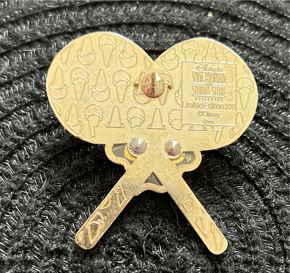 Chip N Dale Lillipop - Disney Studio Store: Hollywood pin collectible - Main Image 2