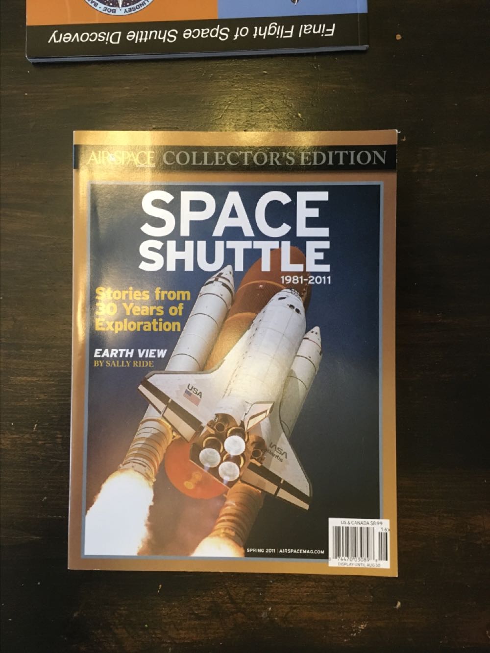 Space shuttle magazine  pin collectible - Main Image 1