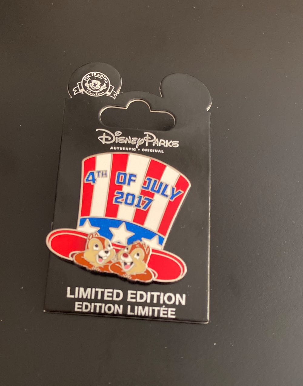 D&B Classic Ice Button Pin Set 1