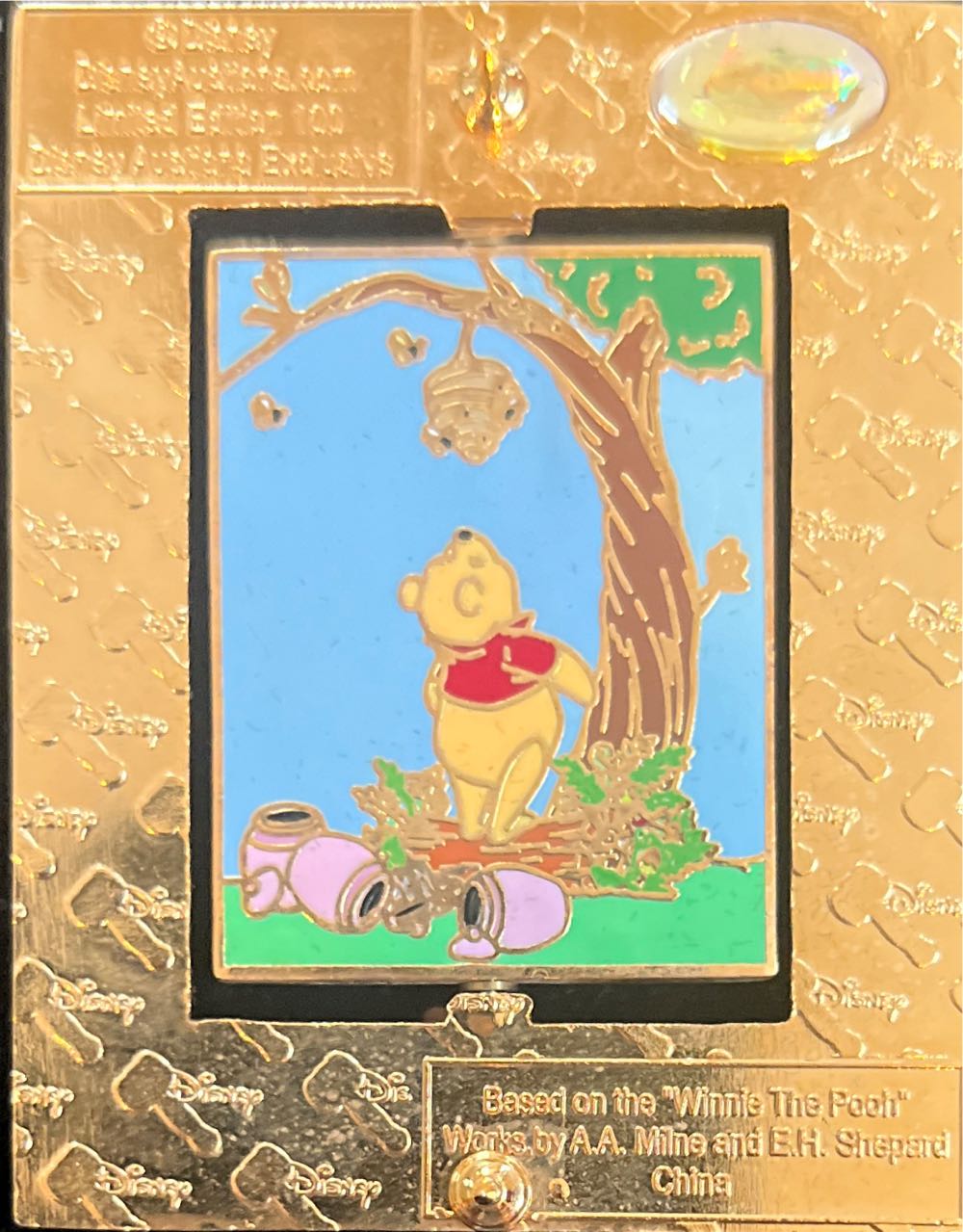 Winnie The Pooh - Disney Auctions  pin collectible - Main Image 2